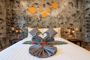 Classic Double Room | In-room safe, individually furnished, laptop workspace, soundproofing