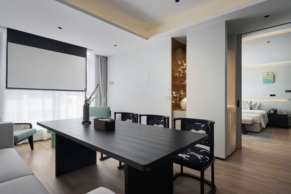 Business Room, 1 Bedroom, Bathtub, Canal View