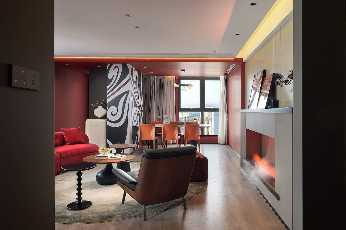 Business Room, 1 Bedroom, Fireplace, Canal View