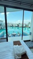 Family Room | Terrace/patio