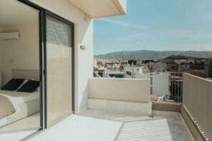 Duplex Suite with Acropolis View | 陽台景觀