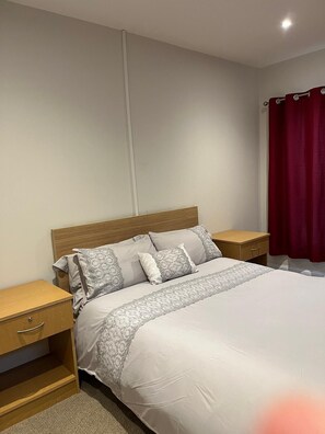1 多间卧室、熨斗/熨衣板、WiFi、床单
