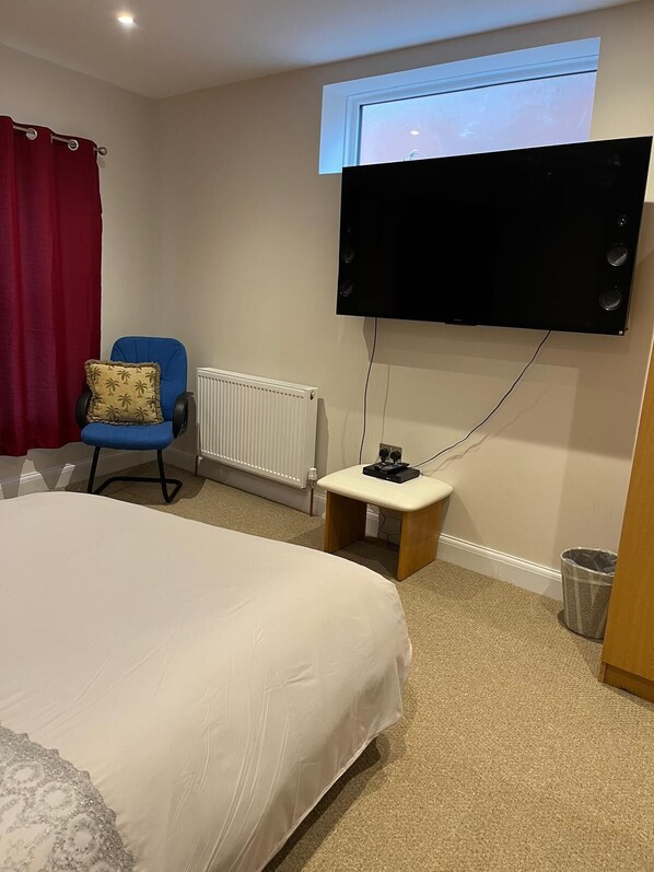 1 多间卧室、熨斗/熨衣板、WiFi、床单