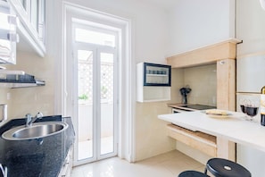 City maisonnette, 3 slaapkamers, balkon, uitzicht op rivier | Privékeuken