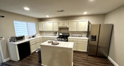 Spacious 5-bedroom Modern Home Yuba City with massive backyard, newly remodeled