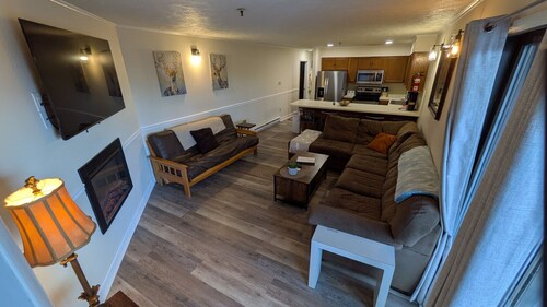 Winterplace D106 Ski in Ski out condo First floor