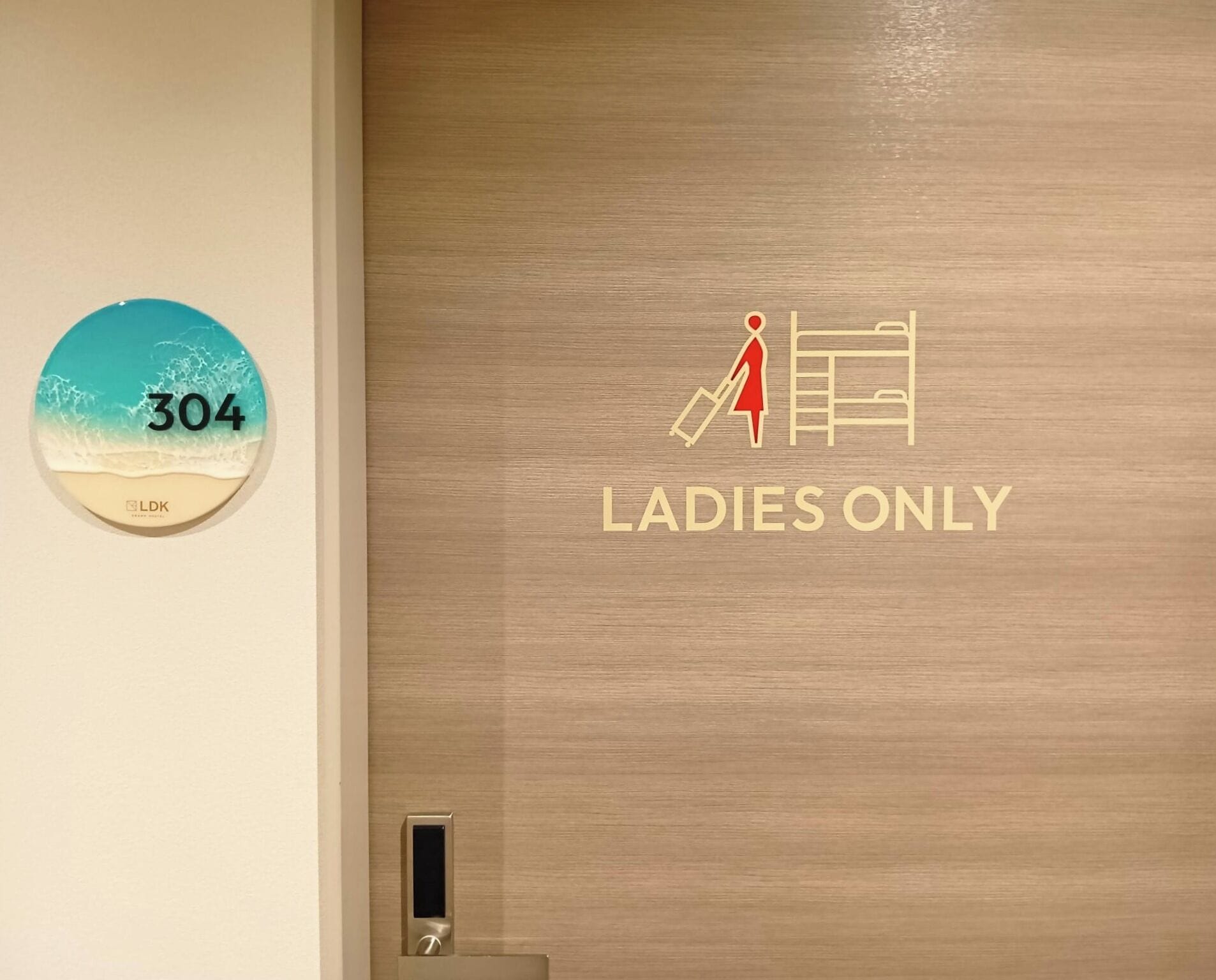 Soundproofing, free WiFi, bed sheets