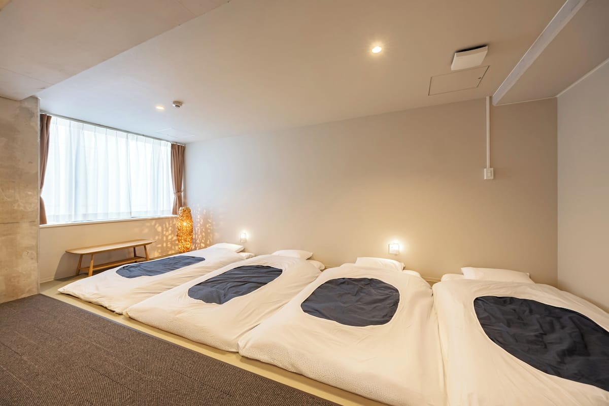 Soundproofing, free WiFi, bed sheets