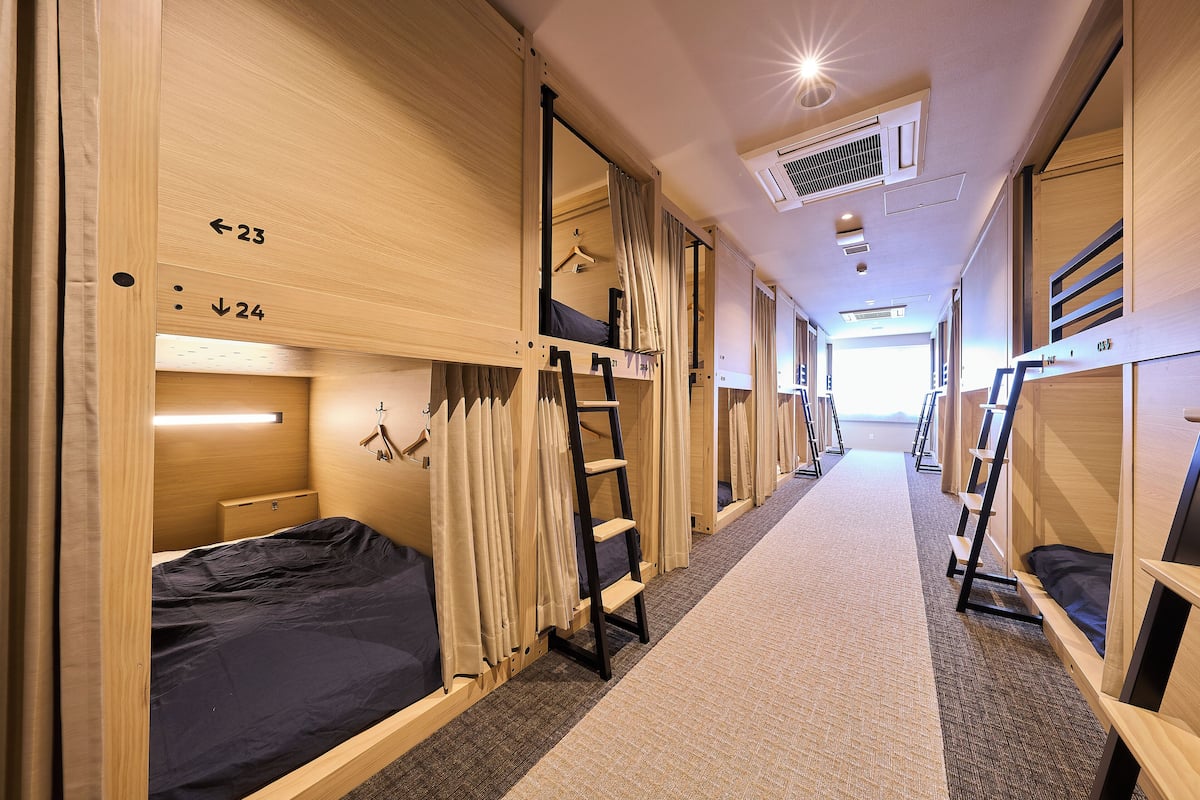 Soundproofing, free WiFi, bed sheets
