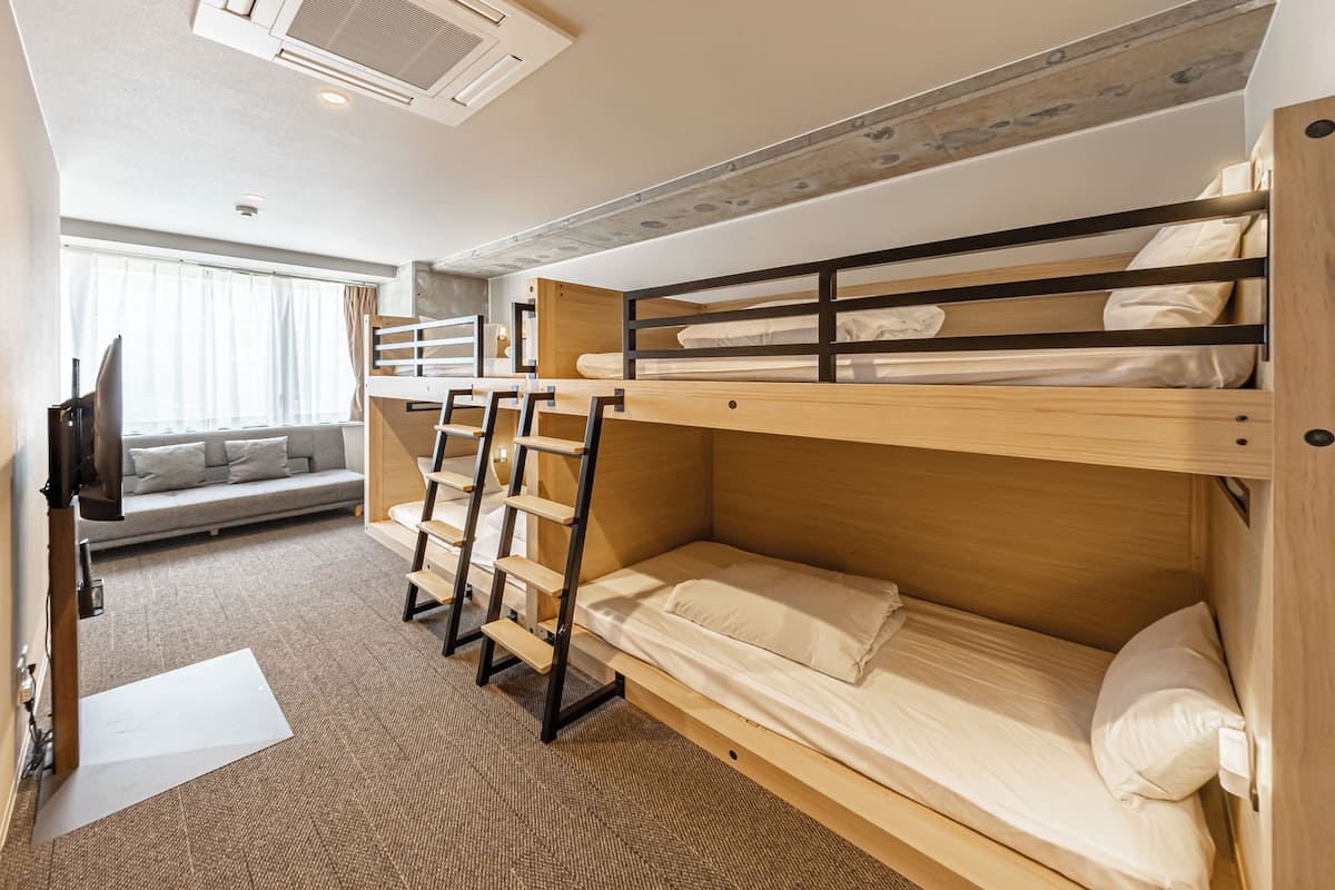 Private Room for 4-5 with Private Shower room, Non Smoking(2 Bunk Beds + Sofa) | Soundproofing, free WiFi, bed sheets