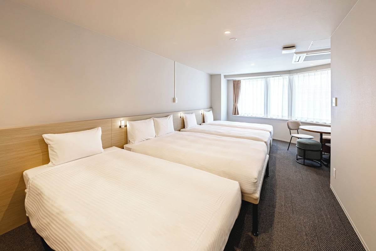 Private Room for 4-5 with Private Shower room, Non Smoking (1 Double + 3 Singles) | Soundproofing, free WiFi, bed sheets