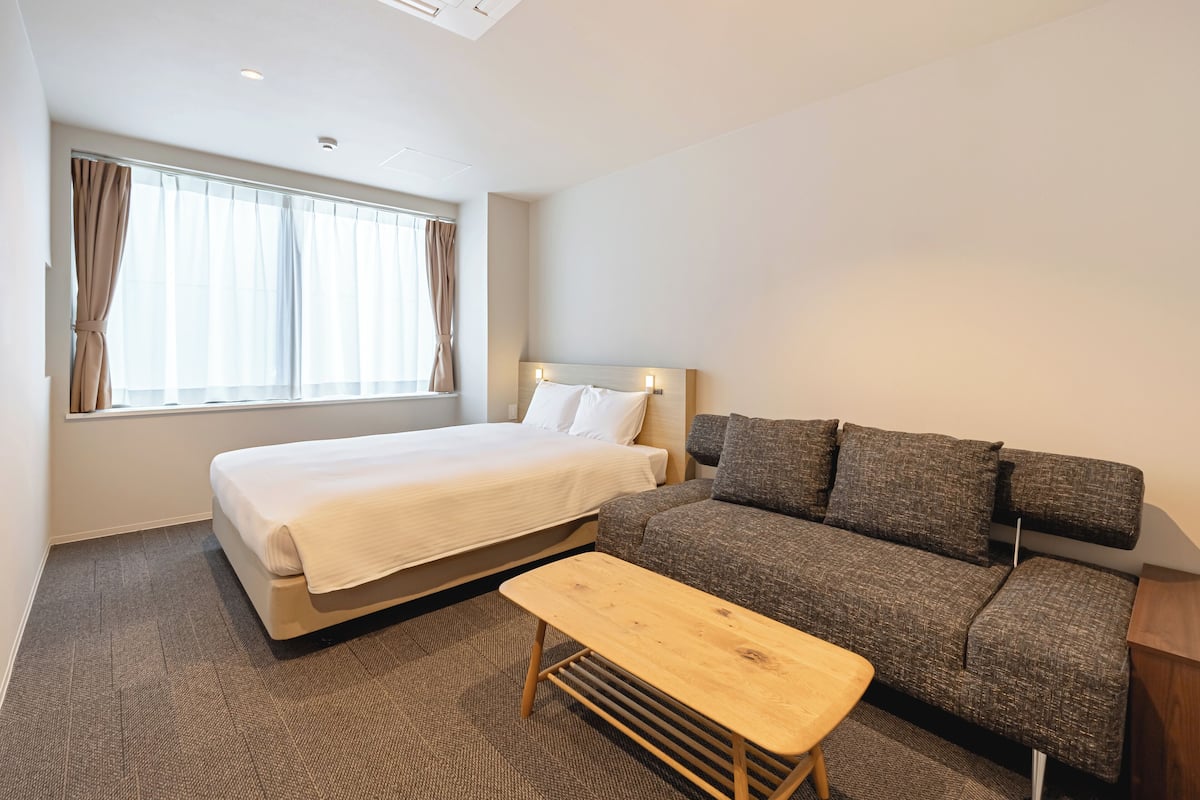Private Room for 1-3 with Private Shower room, Non Smoking (Queen Bed + Sofa Bed) | Soundproofing, free WiFi, bed sheets