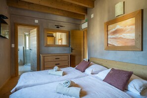 6 soverom, strykejern/-brett, reiseseng for barn og wi-fi (inkludert)