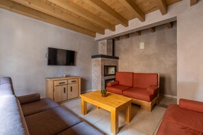 TV, fireplace, DVD player, stereo