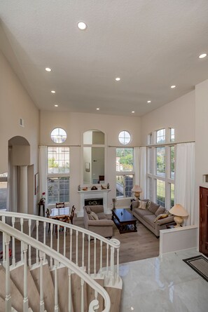 House - Newly Remodeled Suburban House (Diamond Bar)