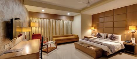 1 bedroom, desk, laptop workspace, free WiFi