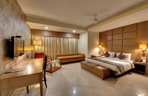 1 slaapkamer, een bureau, een laptopwerkplek, gratis wifi