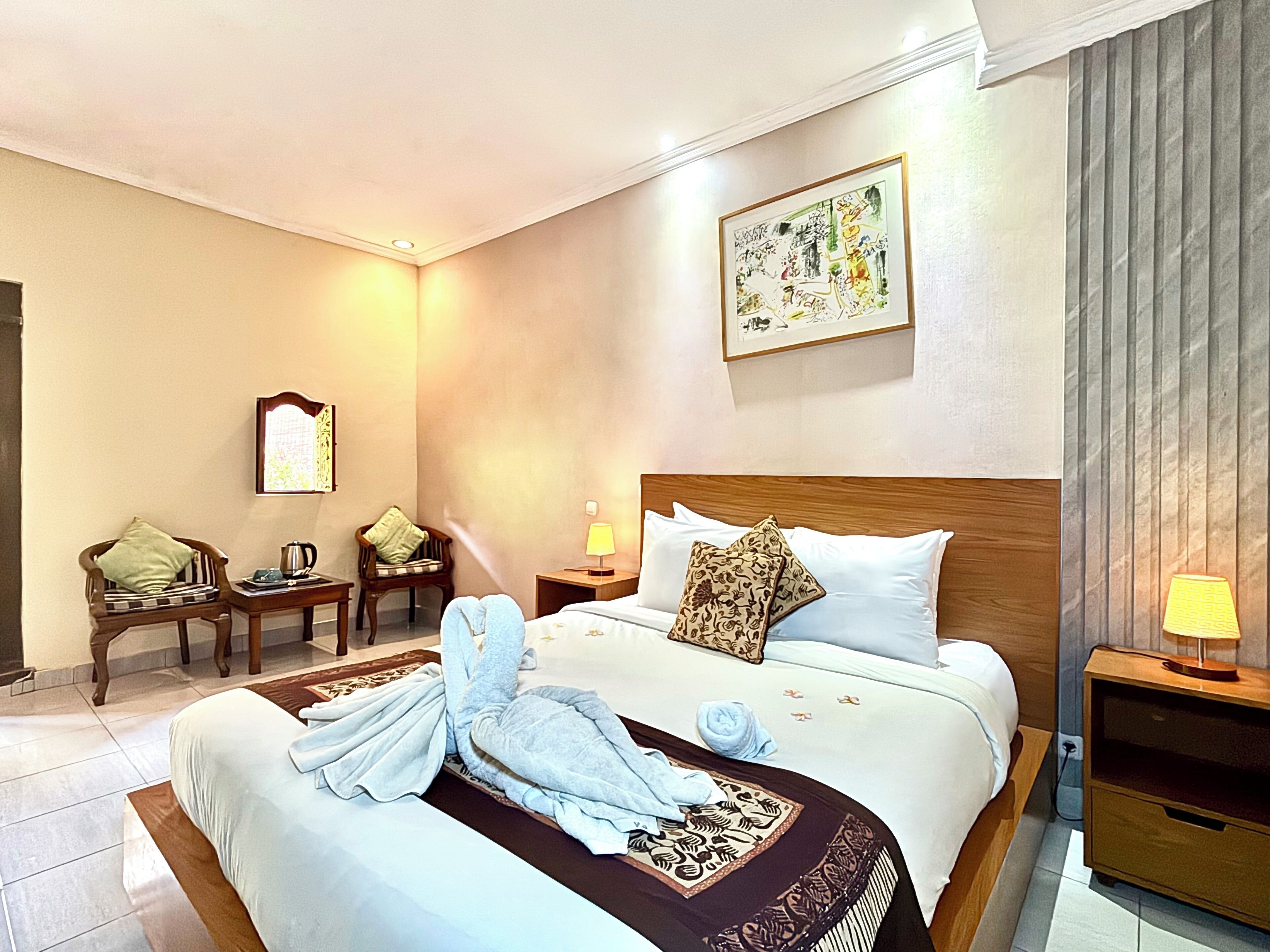 Desk, laptop workspace, free WiFi, bed sheets