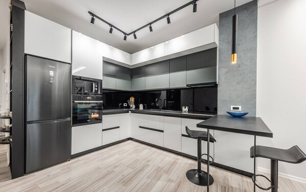 House | 2 bedrooms - The Teal Spot Balcony View Apartment (Tirana)