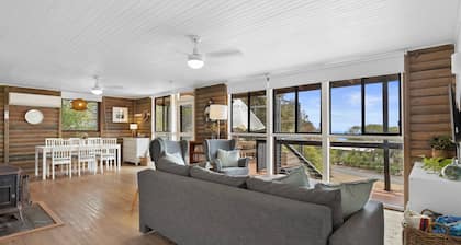 The Log Cabin - 2 Scenic View Drive, Second Valley