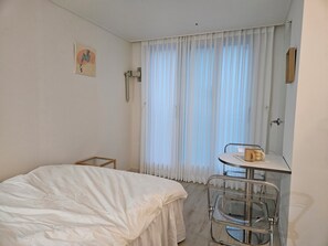 1 bedroom, WiFi - Charming house in pleasant Gwangju-si with WiFi, AC (Gwangju-si)
