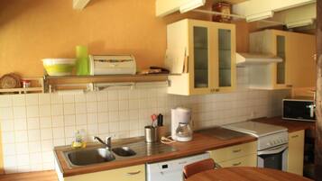 Apartment | Private kitchen | Fridge, microwave, oven, dishwasher