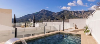 BANDERAS & SPA HIDROMASSAGE LUNA(CAMINITO DEL REY/MASSAGE ON REQUEST)