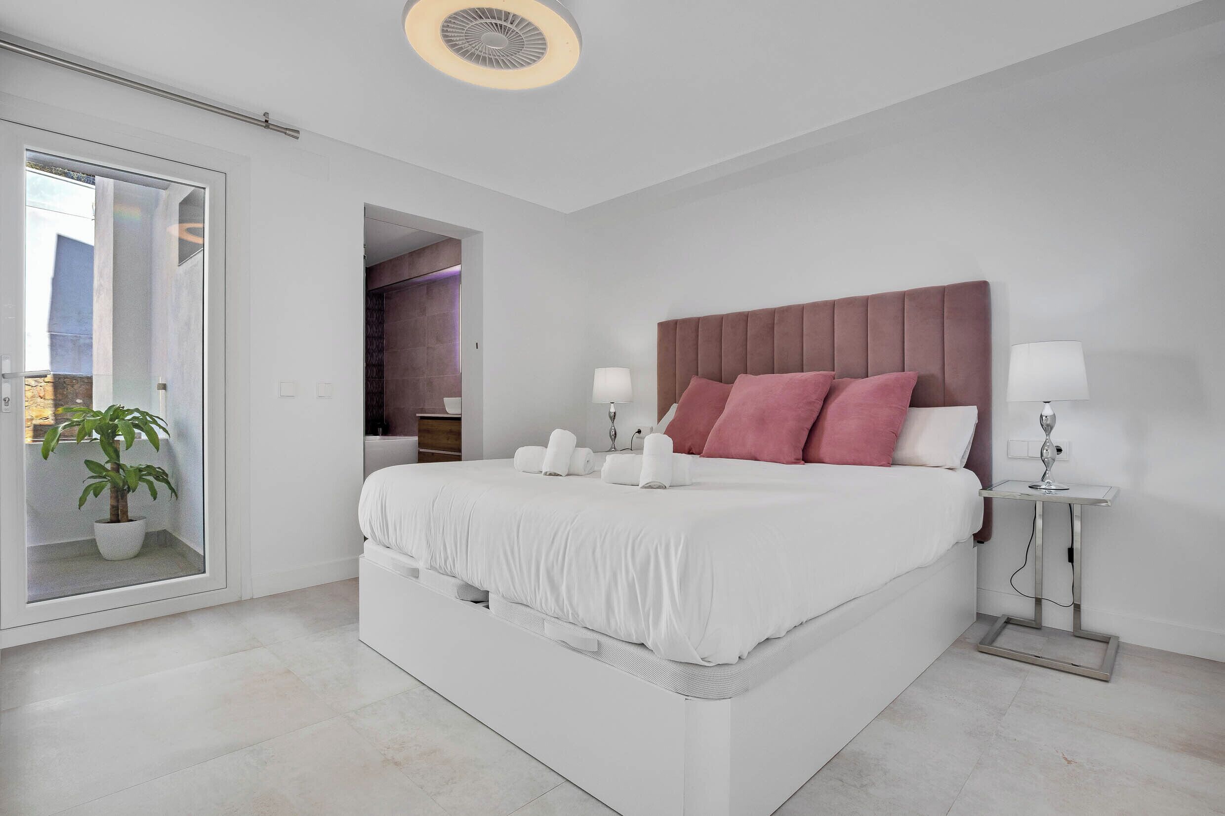 1 makuuhuone, silitysrauta/-lauta, Wi-Fi, vuodevaatteet