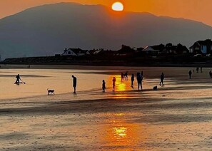 Beach - Overlooking Carlingford Lough Modern and Spacious! (Warrenpoint)