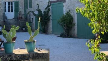 Enceinte de lâhĂ©bergement