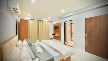 Club Double Room | Premium bedding, in-room safe, individually decorated