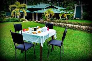 Casa Deluxe, alberca privada, vista al jardín | Vista al jardín