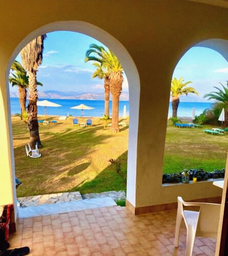 Cozy studio with Sea View on the beach in Corfu