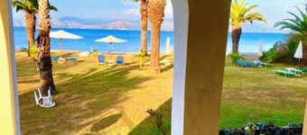 Cozy studio with Sea View on the beach in Corfu