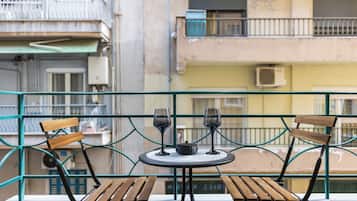 Apartment, Balcony, City View | Street view