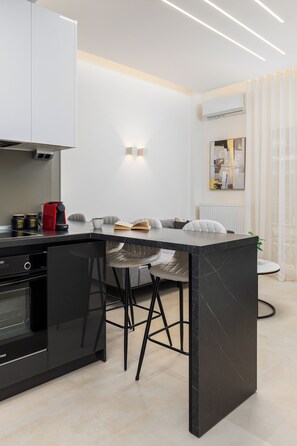 에스프레소 메이커, 커피/티 메이커, 전기 주전자, 유아용 의자