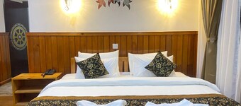 Hotel Classic Wood