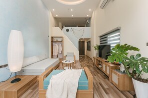 Family Duplex, City View | View from room - Tamundi Homestay Train street view (Hanoi)