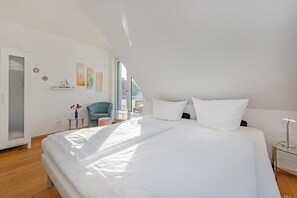 3 bedrooms, travel cot, free WiFi, bed sheets - Vacation home Adele - time out for 6 people with Achterwasser view and fireplace (Ückeritz)