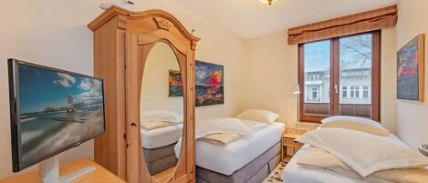 2 Schlafzimmer, Bügeleisen/Bügelbrett, Reisekinderbett, kostenloses WLAN