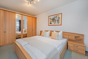 2 soverom, reiseseng for barn, wi-fi (inkludert) og sengetøy