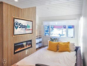 2 makuuhuonetta, silitysrauta/-lauta, ilmainen Wi-Fi, vuodevaatteet