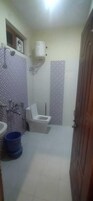 Ducha, artículos de tocador gratuitos, toallas, jabón