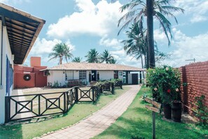 Front of property - Palawan Pousada & Bistrô (Nisia Floresta)