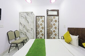 Deluxe Room | Premium bedding, free minibar items, desk, laptop workspace - Twamev Residency  (New Delhi)