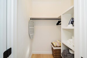 Interior - 60-1 4BR Boston - Cozy New Apt near Franklin Park (Boston)