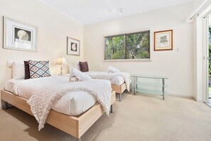 2 bedrooms, iron/ironing board, free WiFi, bed sheets - Arlington 2 Bedroom Apartment (Clifton Beach)