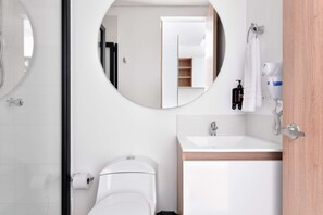 Bruser, hårtørrer, håndklæder