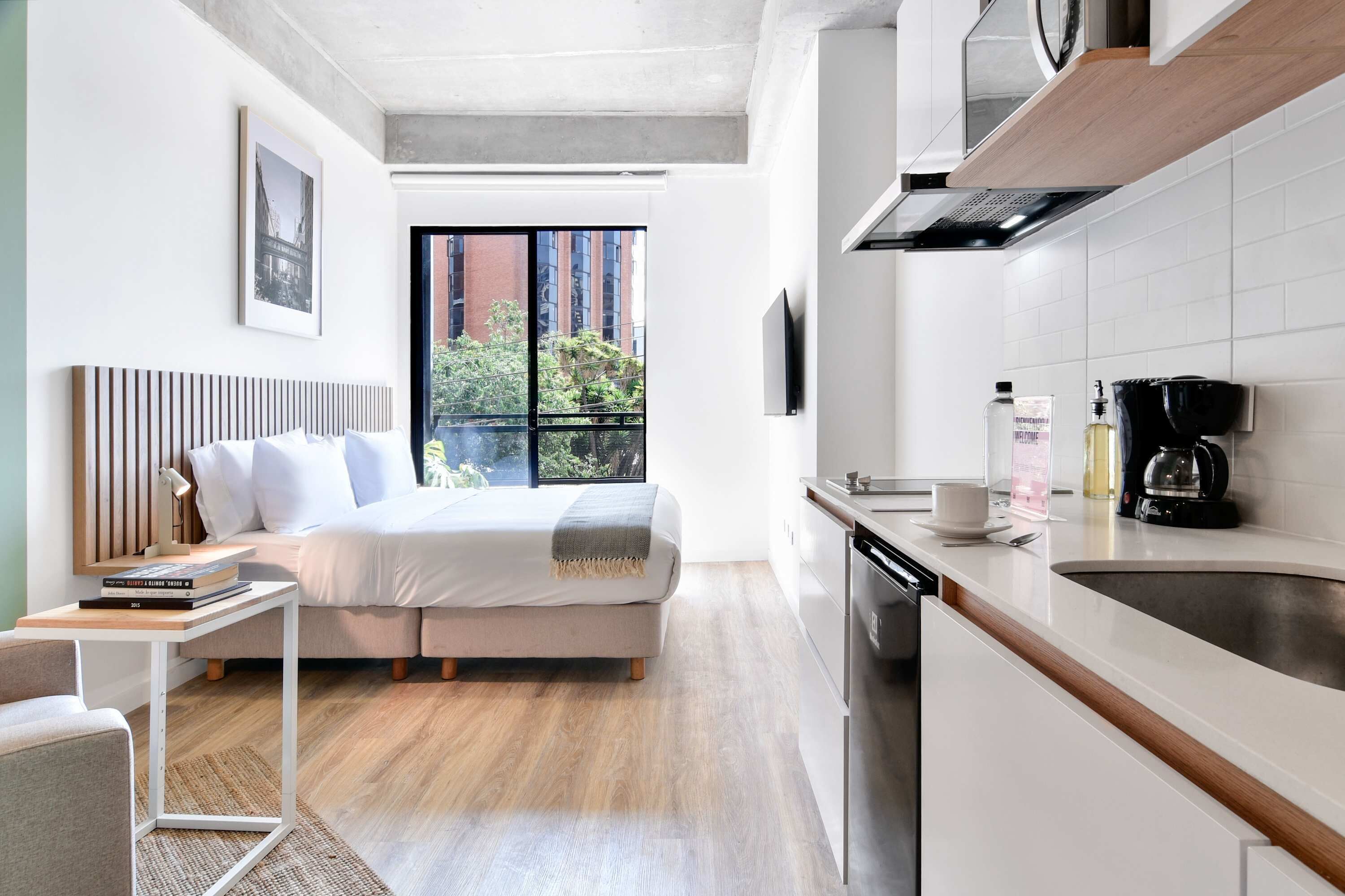 1 habitación, escritorio, tabla de planchar con plancha y wifi 