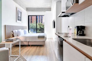 1 bedroom, desk, iron/ironing board, WiFi